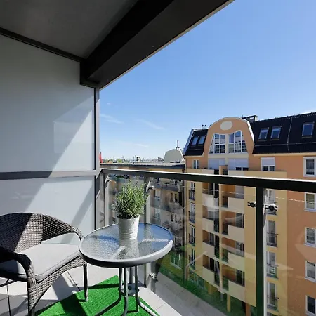 Art Parking By Impero شقة بوزنان